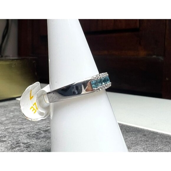 Ring Bomb Party Ring, NWOT, size 7, blue stones silver color band - Picture 4 of 6